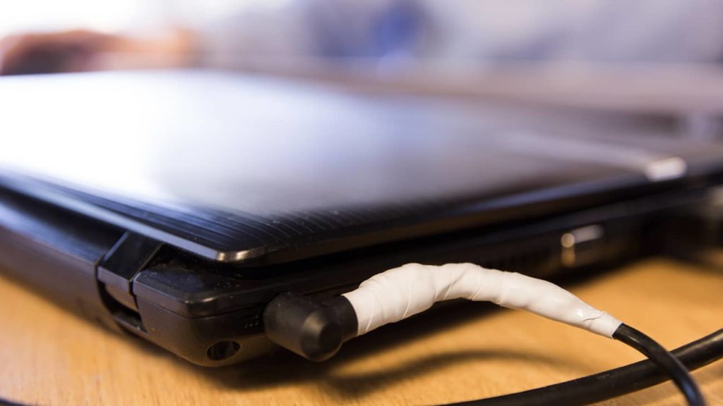 Проблемы с ноутбуком: аккумулятор полностью не заряжается
